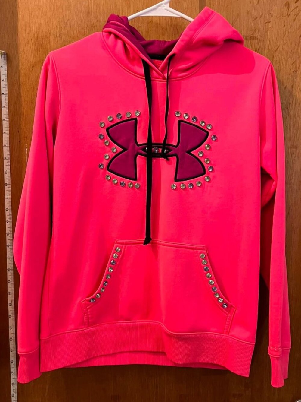 🐻Size SM/P - Under Armour - Hot Pink Long Sleeve Pullover Hoodie w/Rhinestones